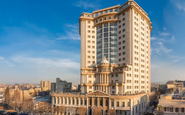 قصر طلایی(گلدن پالاس)